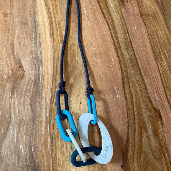 COS necklace - Picture 2 of 4